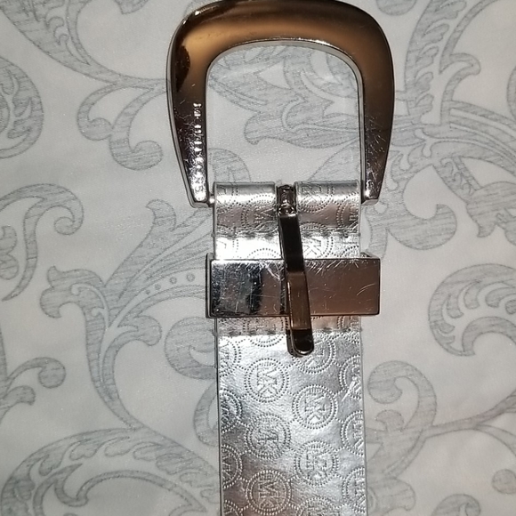 Assorted Belts Michael Kors, Fossil, Guess - Picture 11 of 13